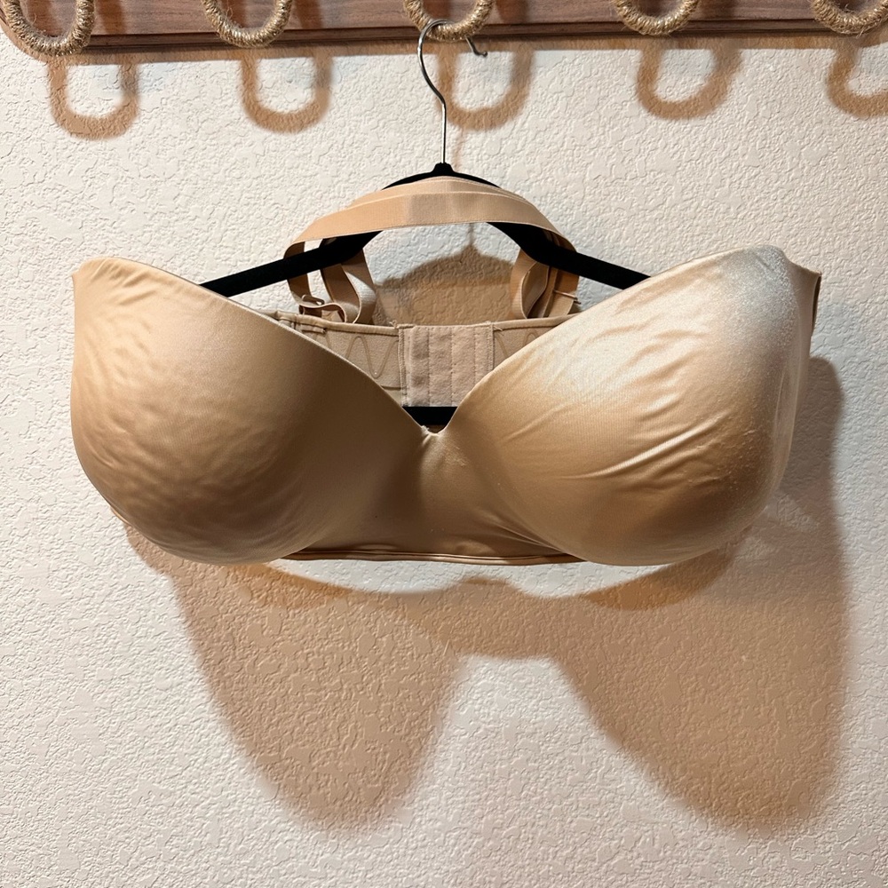 Cacique strapless bra with attachable straps size 44G